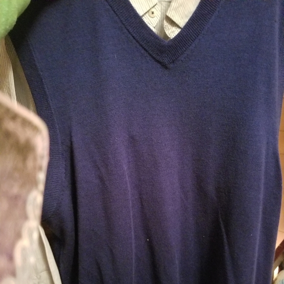 Turnbury extra fine merino wool vest - Picture 2 of 2